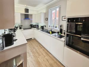 Kitchen- click for photo gallery